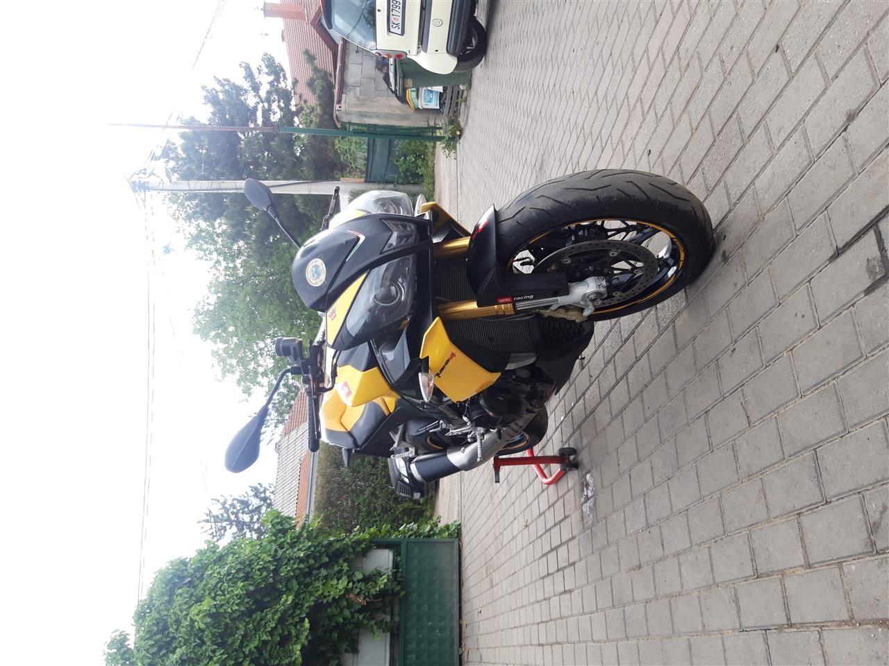 Aprilia-Tuono-V4R