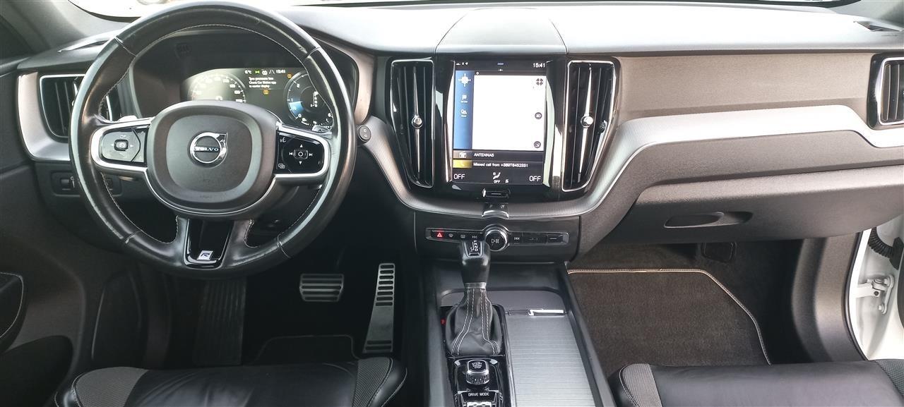 VOLVO-XC60-D4-190KS-2020g-AUTOMATIC-R-DESIGN