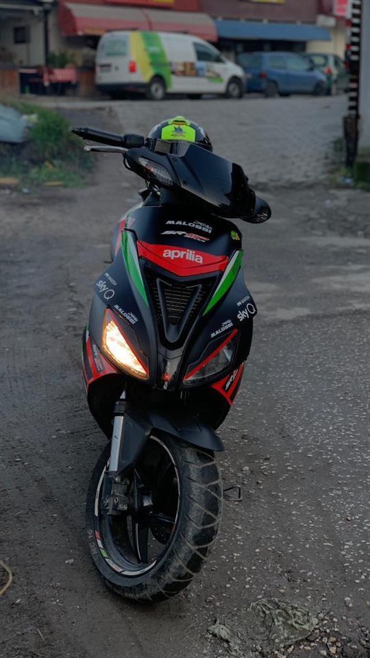 Aprilia-SR70