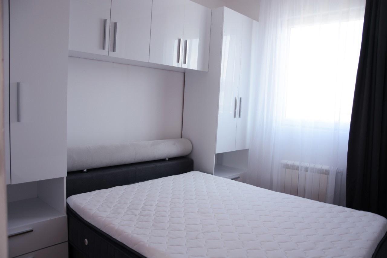 LUX-CETVOROSOBEN-STAN-VO-CENTAR-ZHELEZNICKA