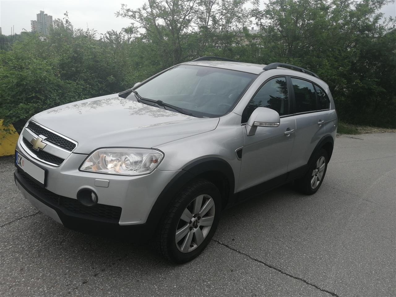 CHEVROLET-CAPTIVA-4X4-so-7-sedista-
