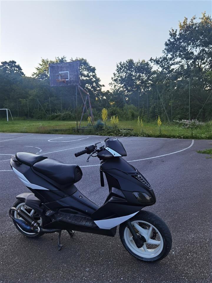 Se-Prodava-Aprilia-70cc--2013-godina--kontakt-075285315