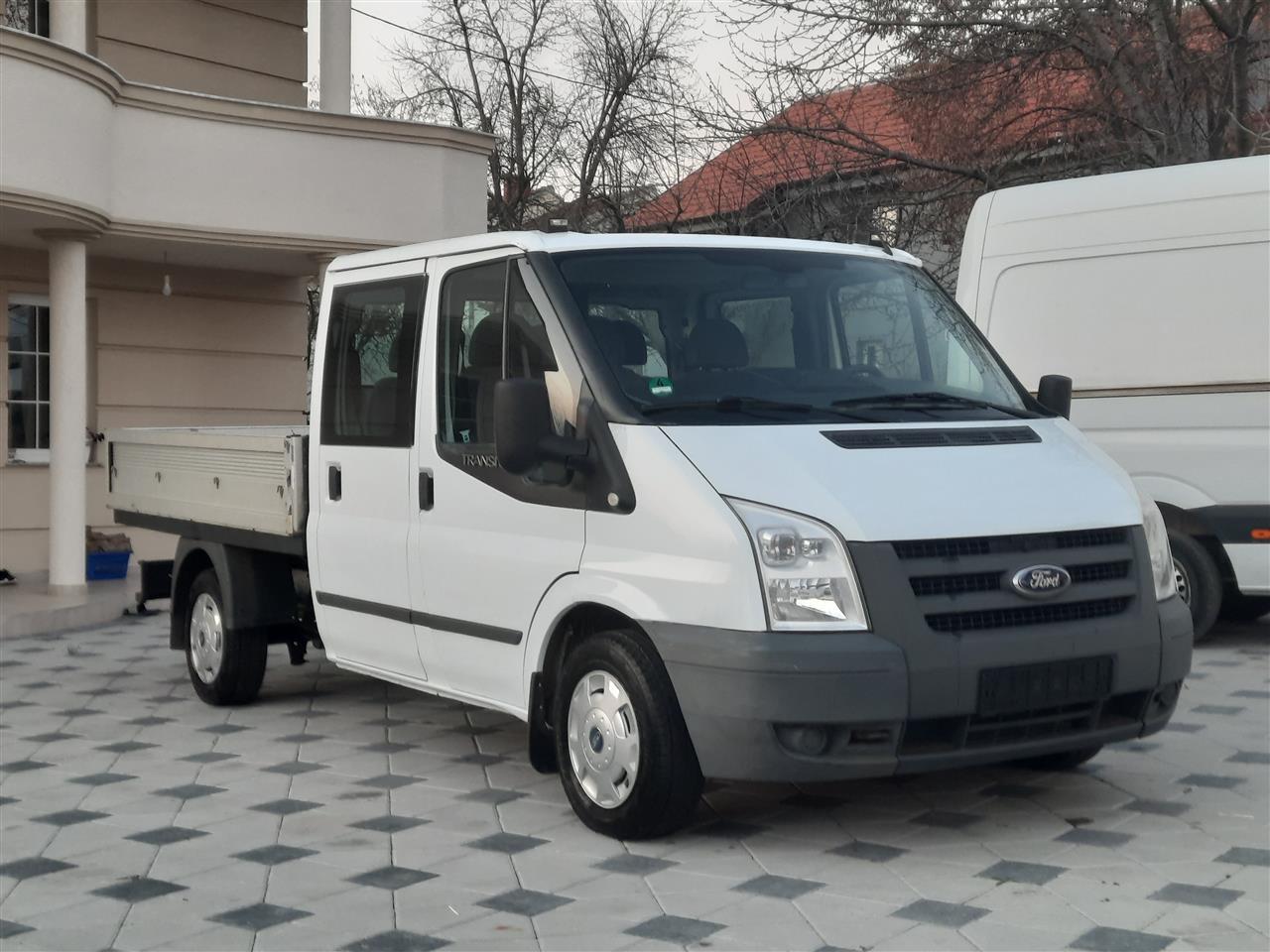 Ford-Transit-2-2-TDCI--7-sedista-kombe