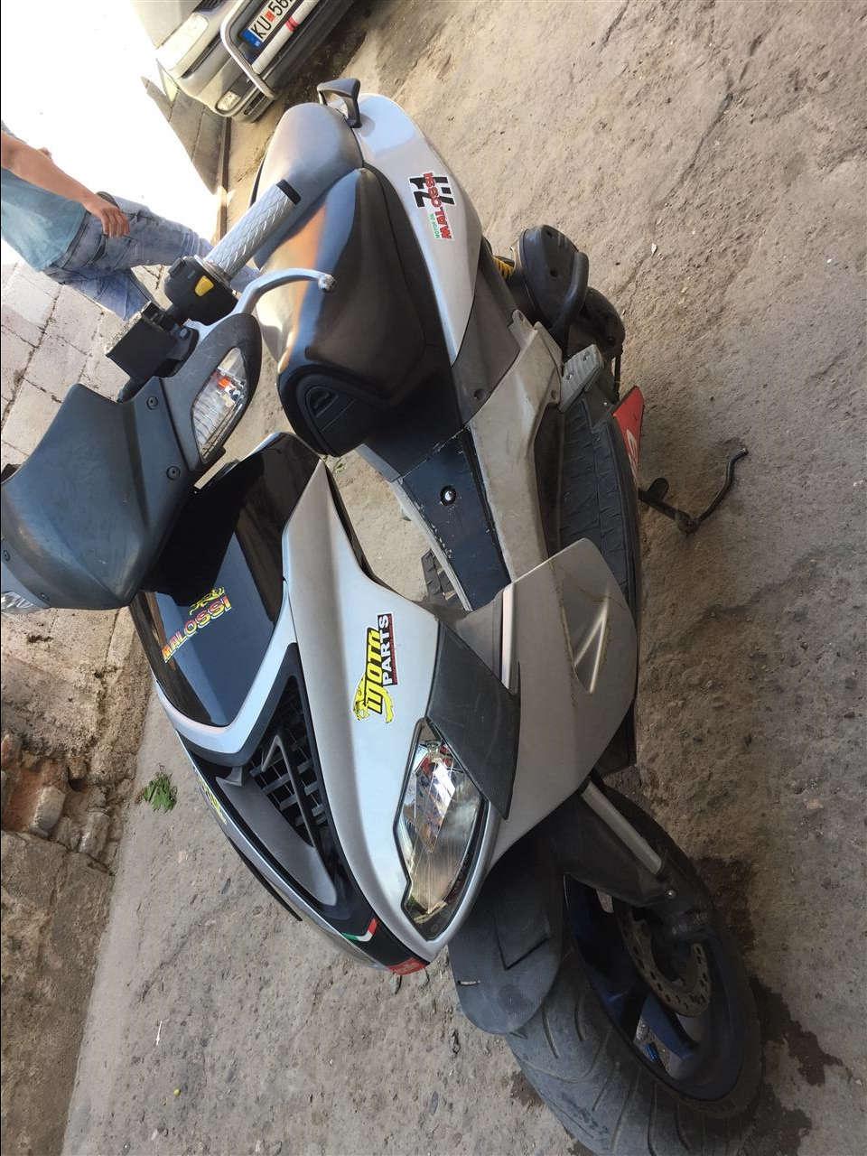 Aprlia-RS