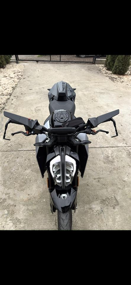 KTM-Duke-390--ekstra-sostojba-+-mnogu-dodatoci