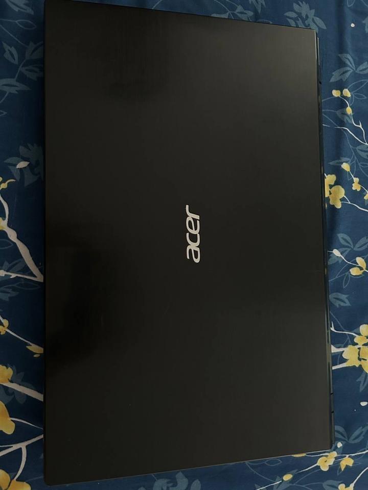 Aspire-V3-772G-i7--8GB--GT-750M