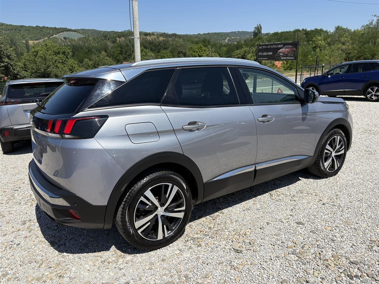 PEUGEOT-3008-1-5-BLUEHDI-130KS-2020g-EAT8-ALLURE