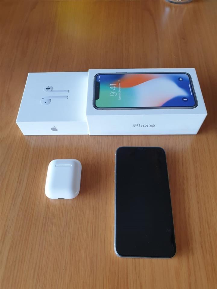Iphone x sales plus airpods