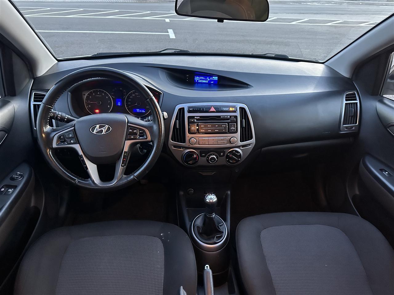 Hyundai-i20-1-2-benzin-2014g-FACELIFT