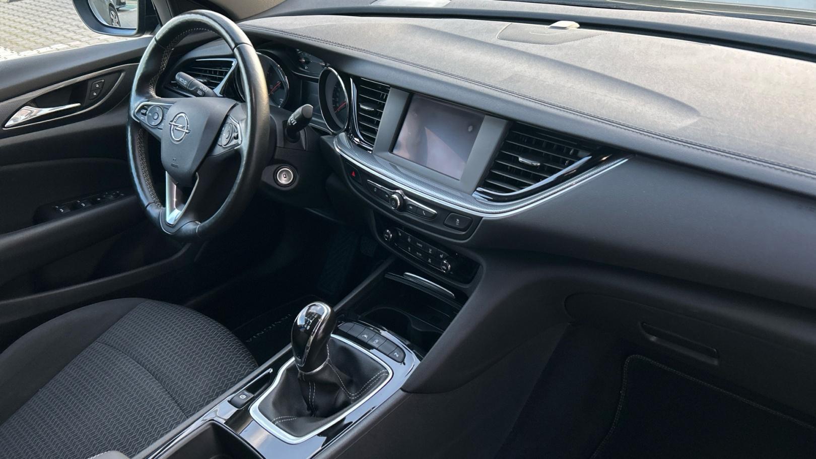 OPEL-INSIGNIA-GRAND-SPORT-Facelift-1-5-DIZEL-122HP-2021G