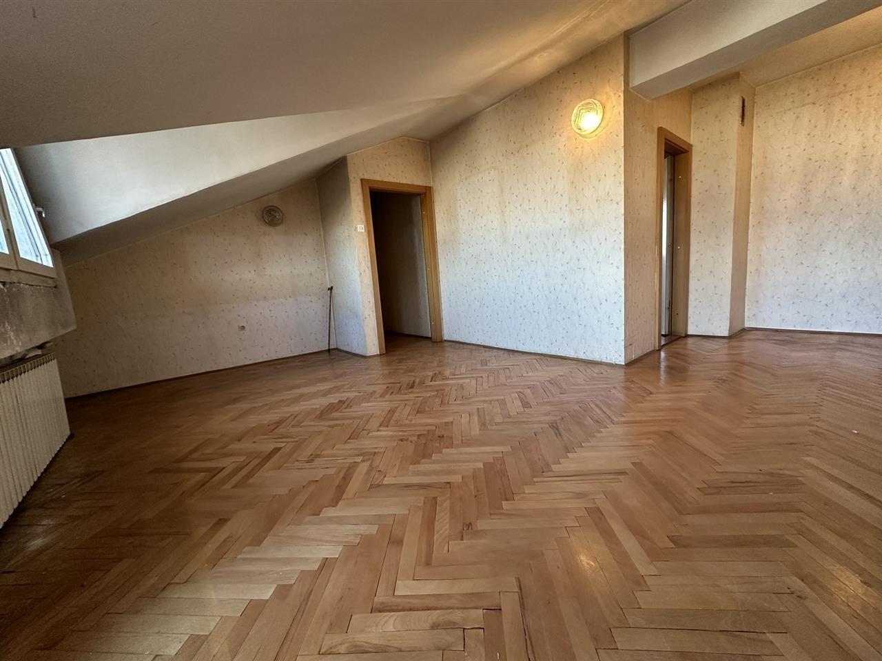 Trosoben-stan-vo-Kapistec-64m2-pozadi-Zebra