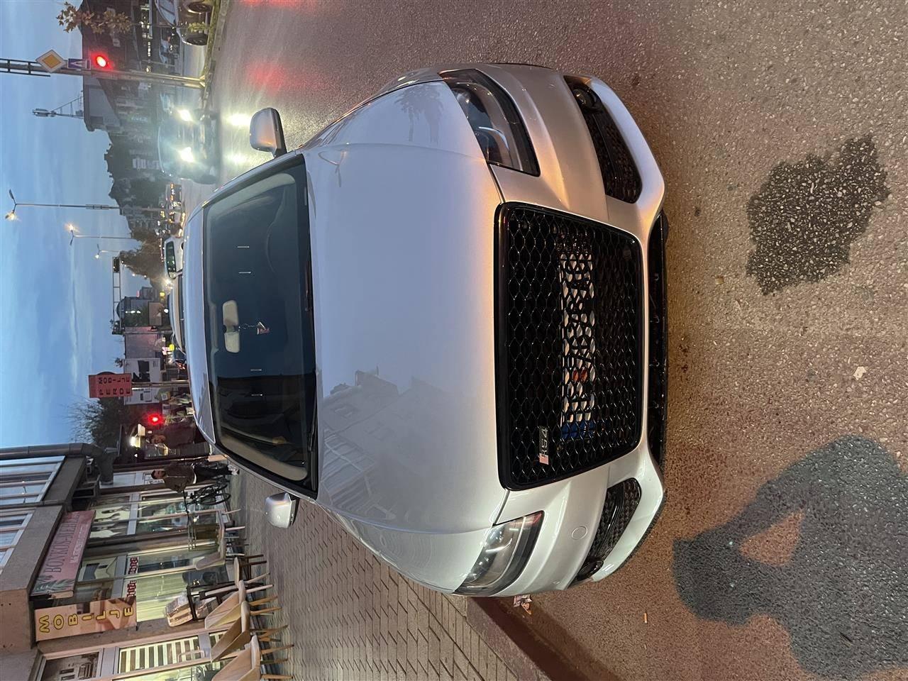 Audi-A4
