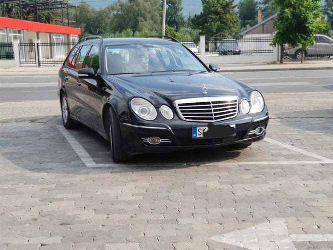 Mercedes Benz E 220 Avantgarde 
