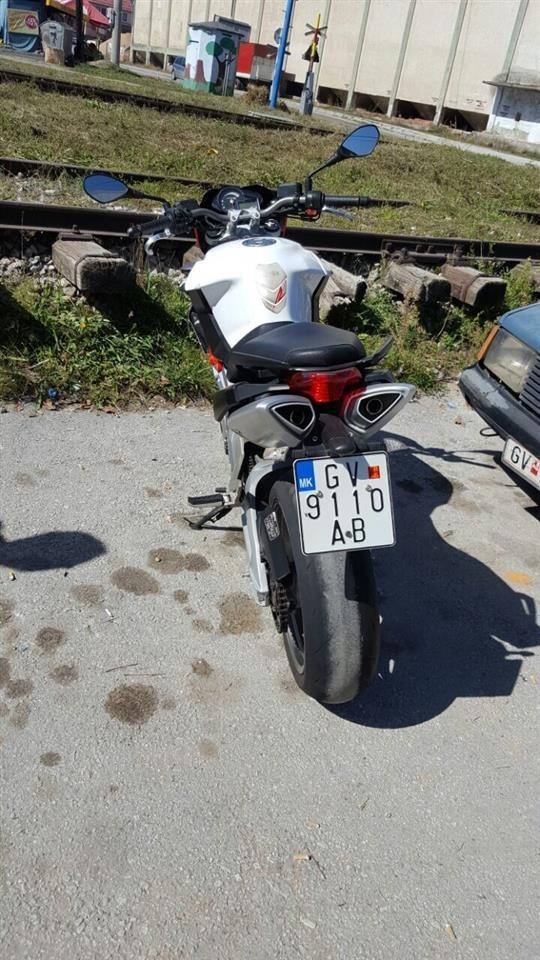Aprilia-Shiver-750-2012