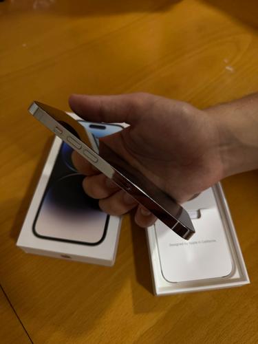 Se prodava Iphone 14pro