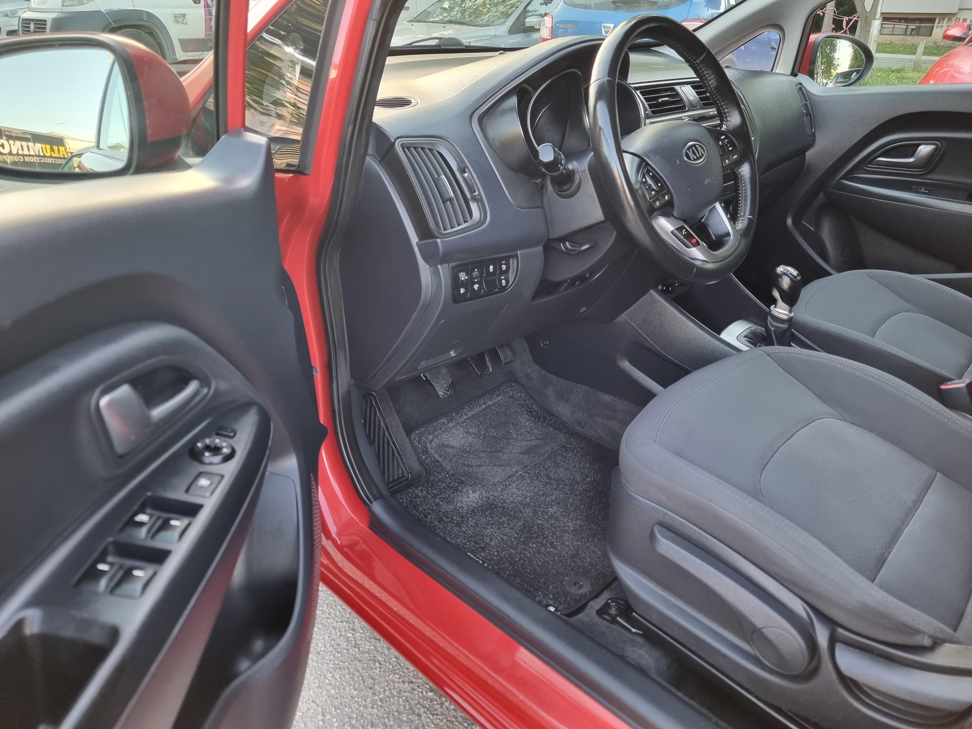 Kia-RIO-1-1crdi-75ks-2012god--so---165-123km--