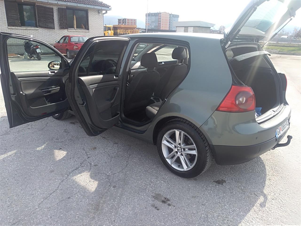 VW-GOLF-5-1-9TDI-105KS--08-SIVI-PANTER-UNIKAT-