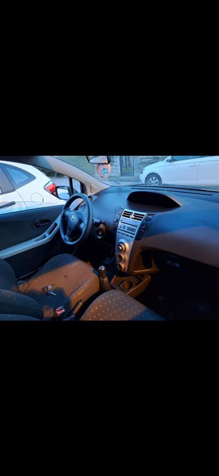 Се-продава-Toyota-Yaris-1-0---2008
