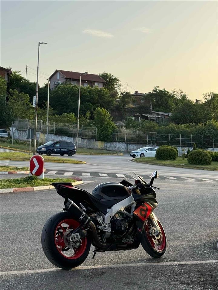 Olx aprilia rsv4 sale
