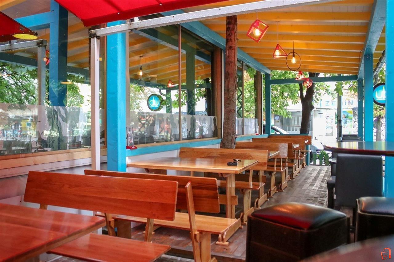 Baram personal za rabota vo burger bar | Скопjе