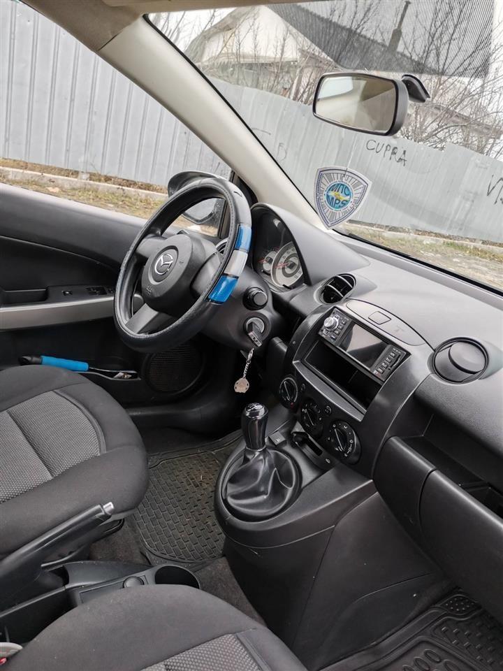 Mazda-2-1-3-Benzin-Plin-2009-godina--ne-uvezuvana