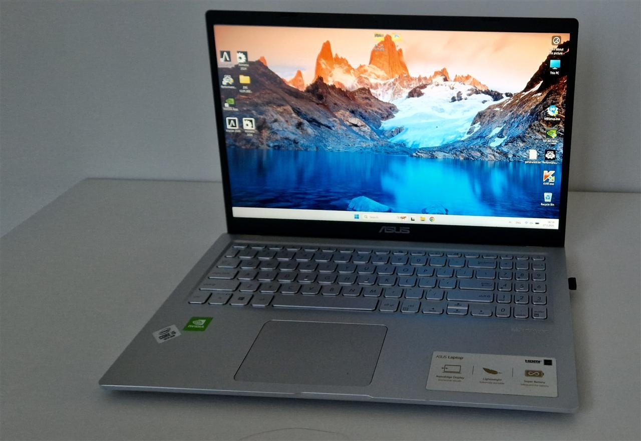 ---Продавам-лаптоп-ASUS-X515JF