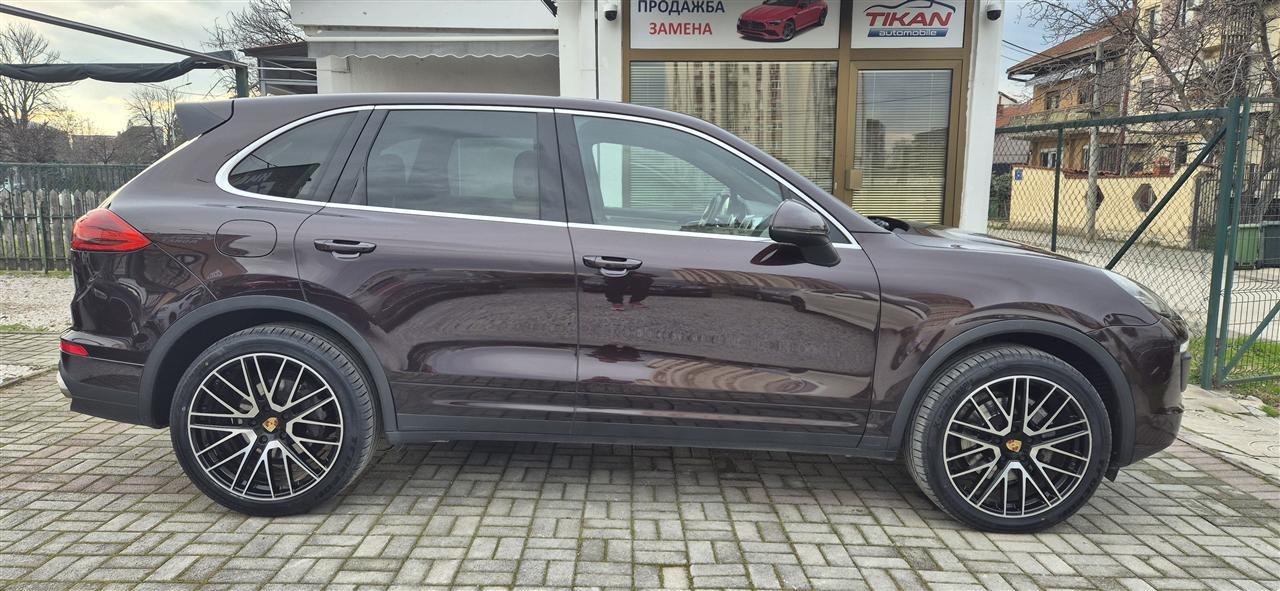 Porsche-Cayenne-3-0d-262ks-2015-16g-ekstra-ful-kako-nov