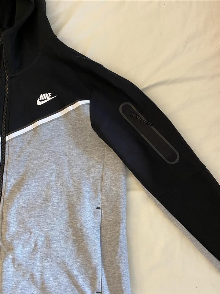 Yupoo nike tech hotsell fleece