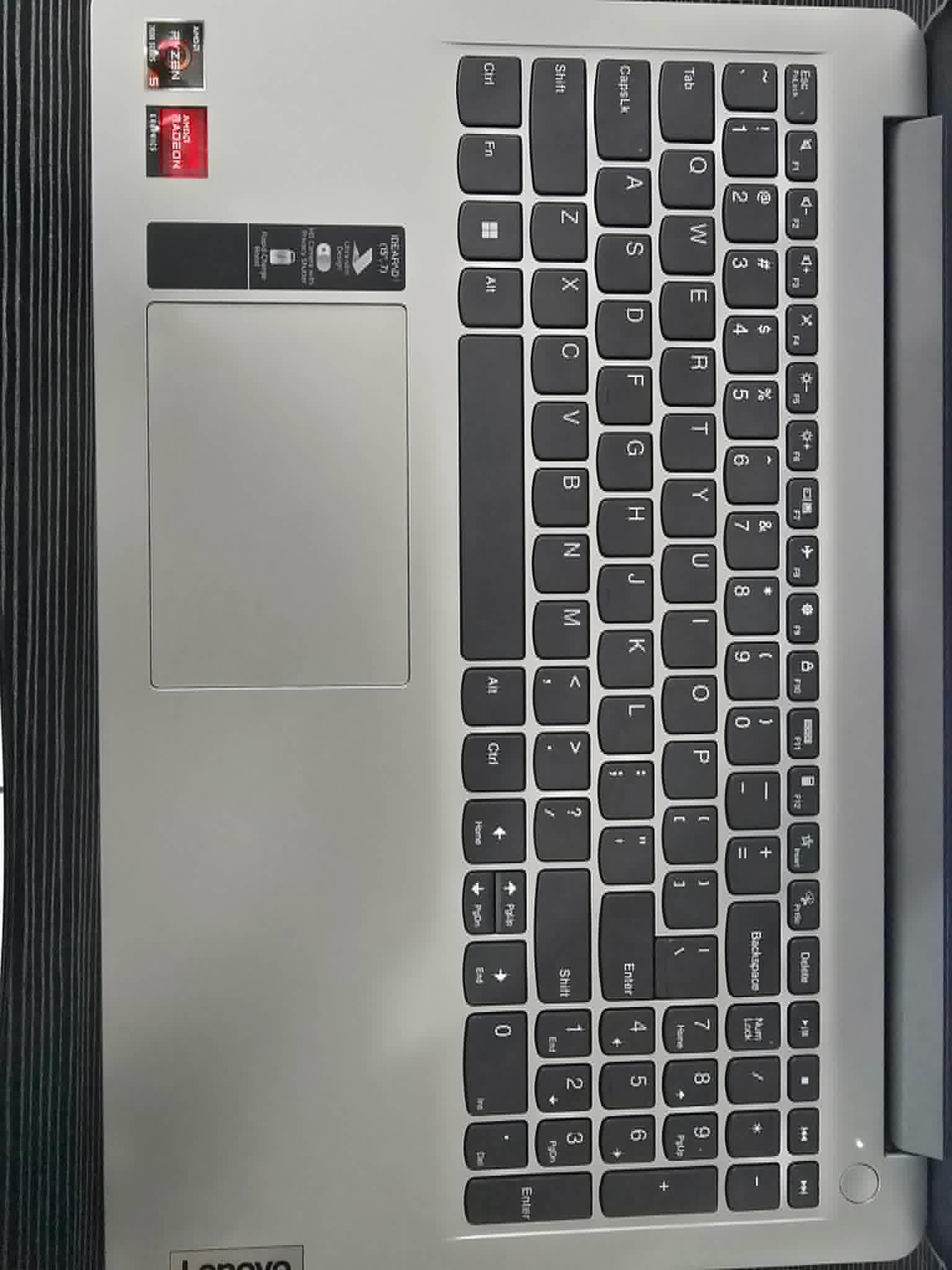 Se-prodavaat-3-Laptopi-so-prostor-za-dogovor