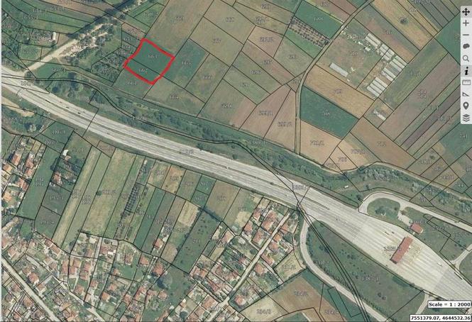 Se prodava