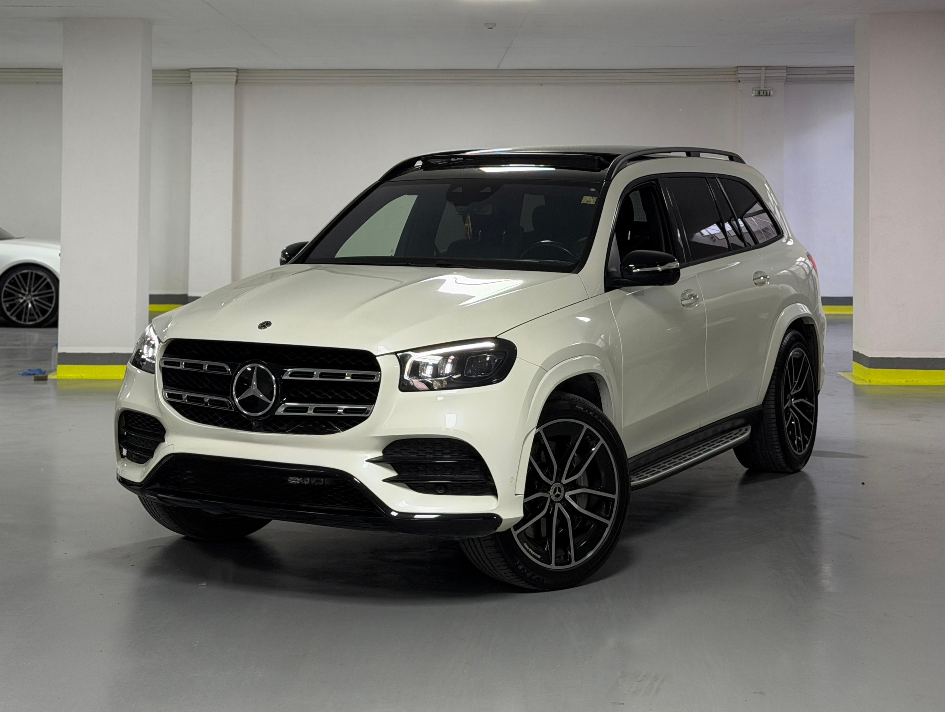 Mercedes-Benz-GLS-400d-4MATIC-330kc-AMG-2020-Godina
