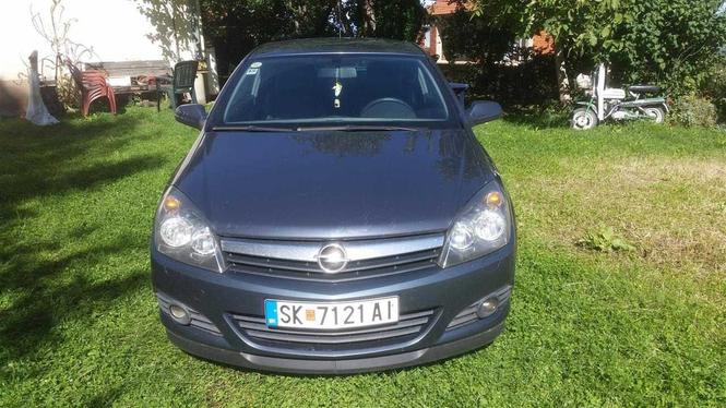 OPEL ASTRA GTC -06