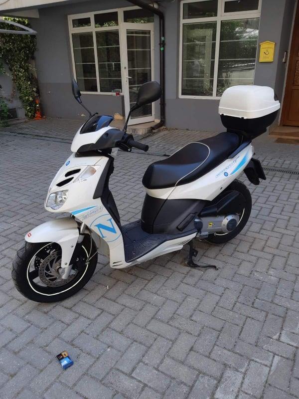 Aprilia-Sportcity-300cc