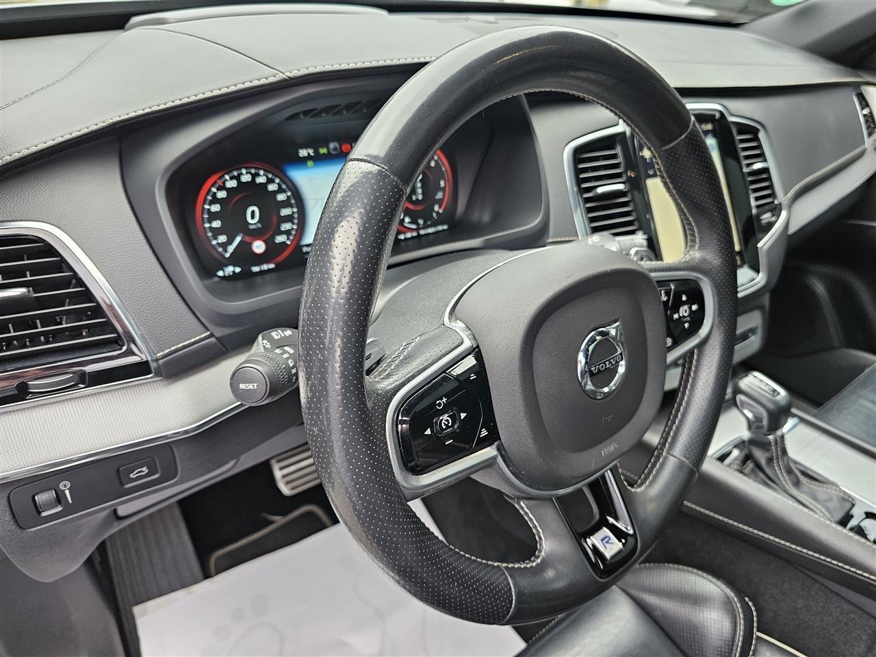 VOLVO-XC90-R-DESING-D5-235KS-AWD-PANORAMA-7-SEDISTA-VIP-AUTO