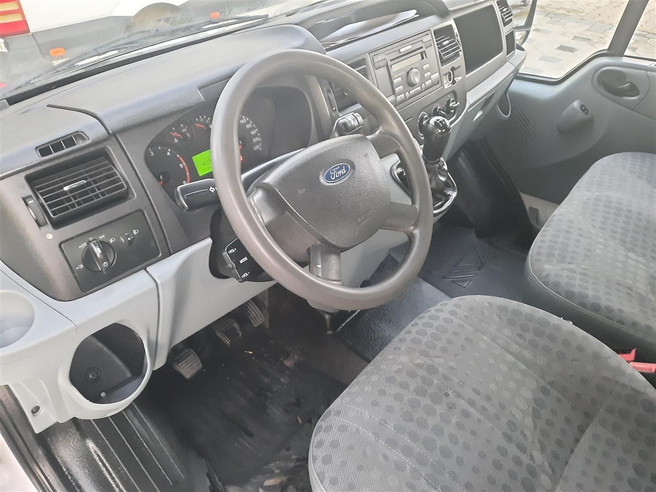Ford-Transit-2-2-TDCI--7-sedista-kombe