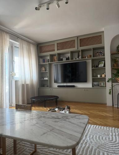 Простран семеен стан 91м² во Аеродром позади Капитол мол