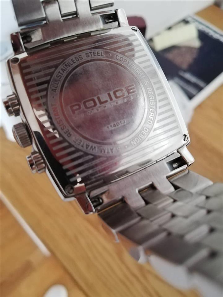 Police best sale watch 11401j