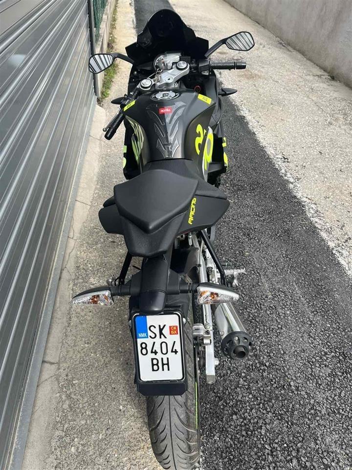 Se-prodava-Aprilia-RS4-50cc-perfektna-sostojba