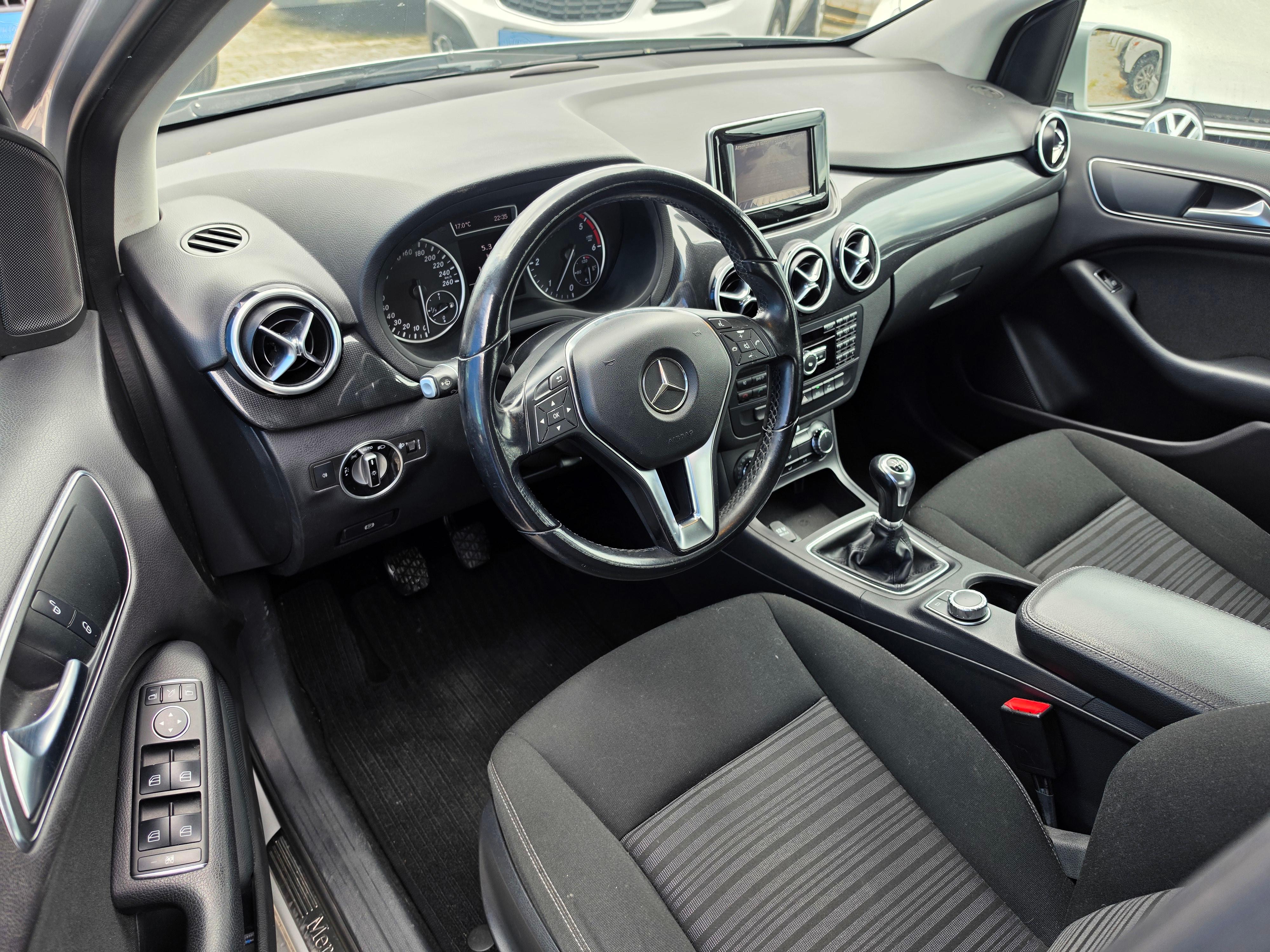 MERCEDES-B180-CDI-110-KS-EXCLUSIVE-NAVI-KAMERA---14-MT-Auto