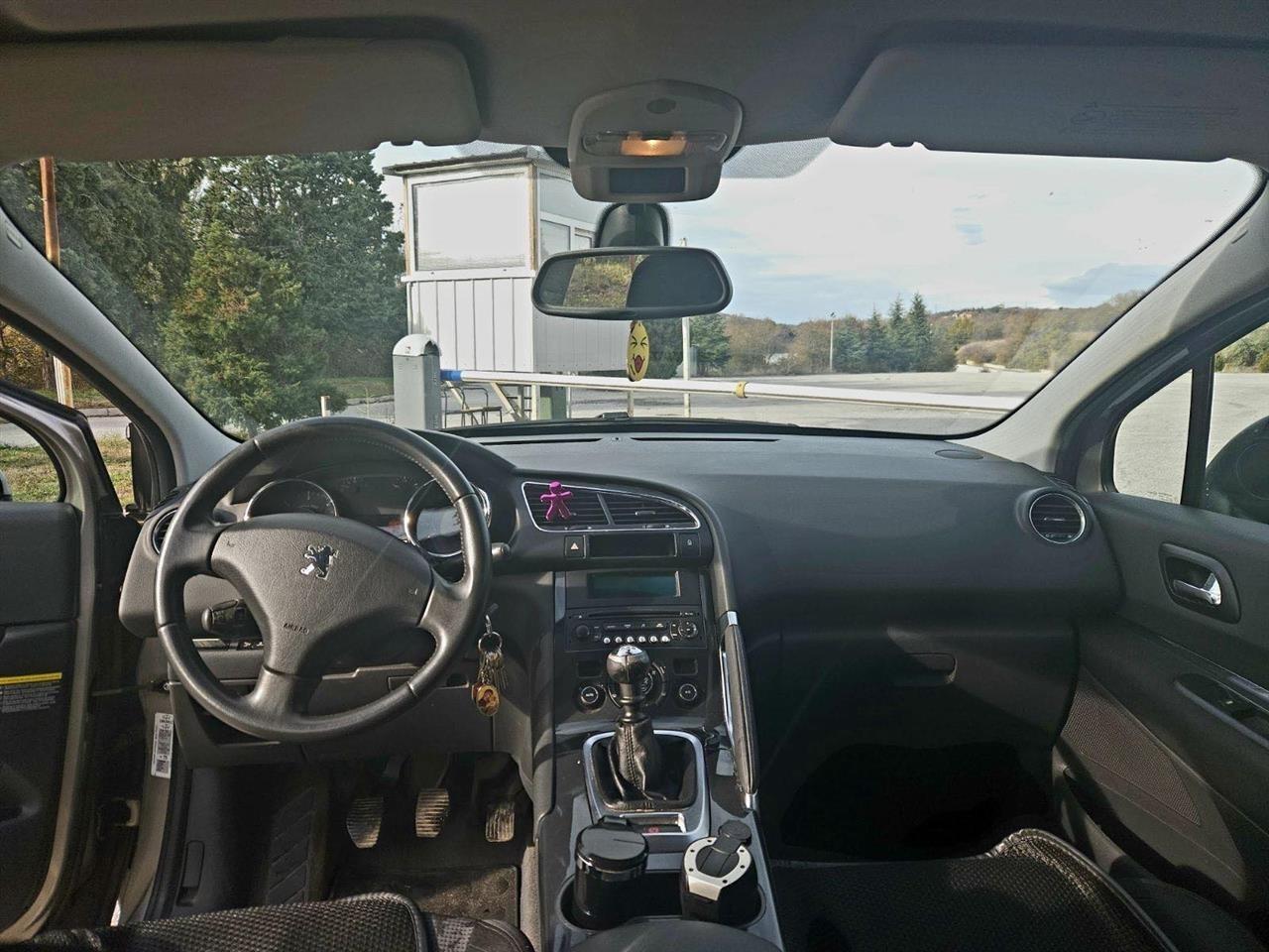 Peugeot-3008-2009-godina-1-6-HDi