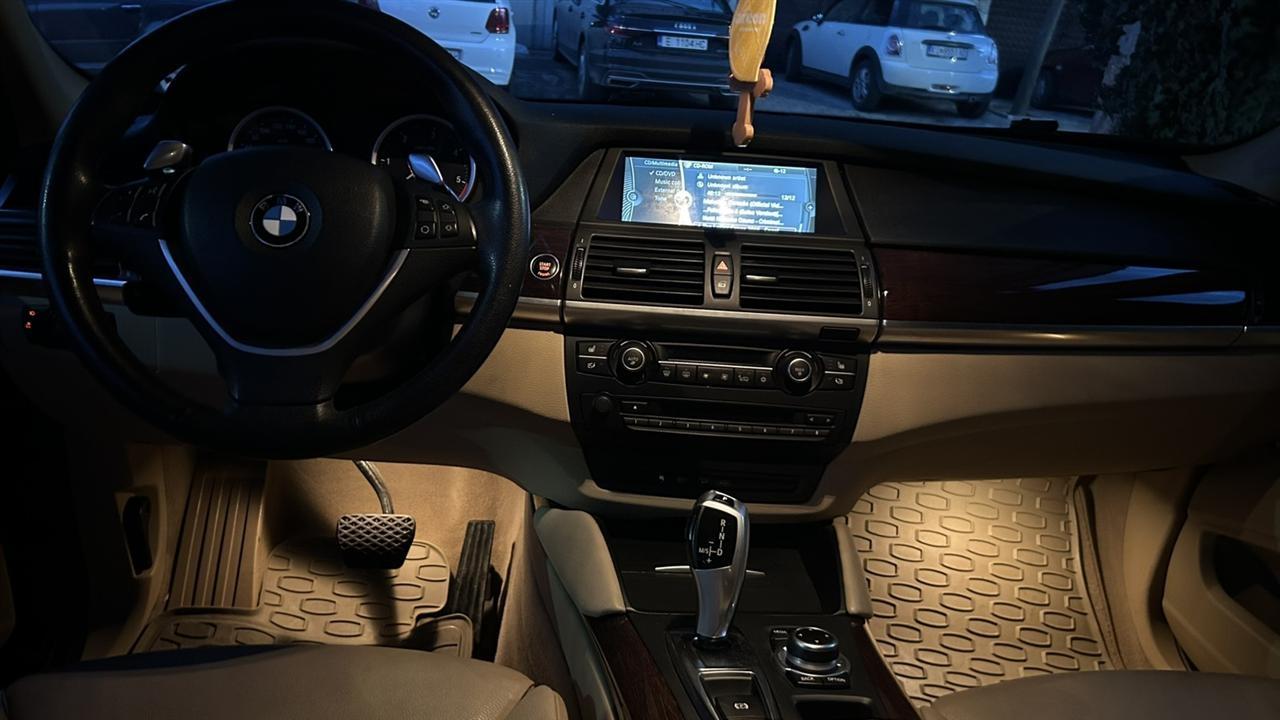 BMW-X6-306-PS-2010-год-МАТ-СИВА-ФАРБА