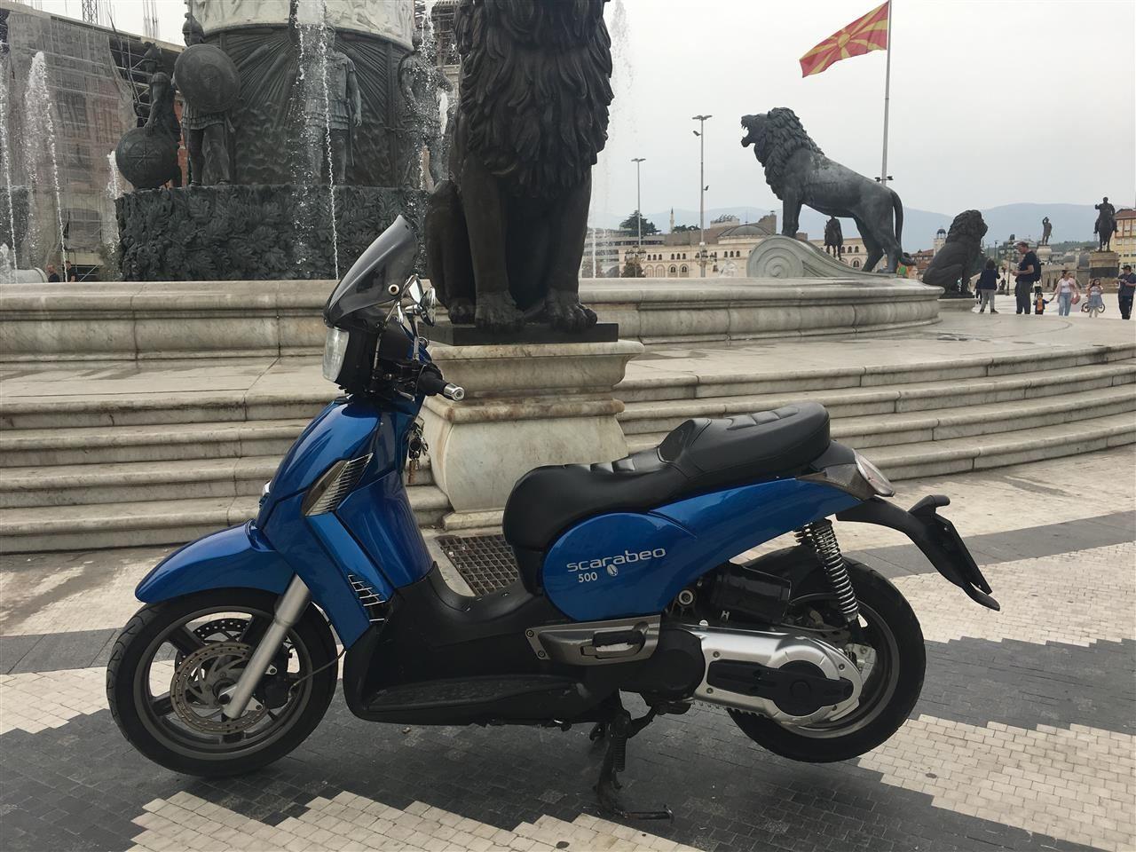 Aprilia-Scarabeo-500-cc-moze-zamena-za-kola-