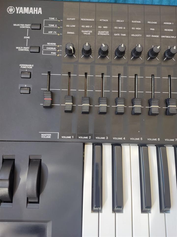 Yamaha-XF6-512Mgb