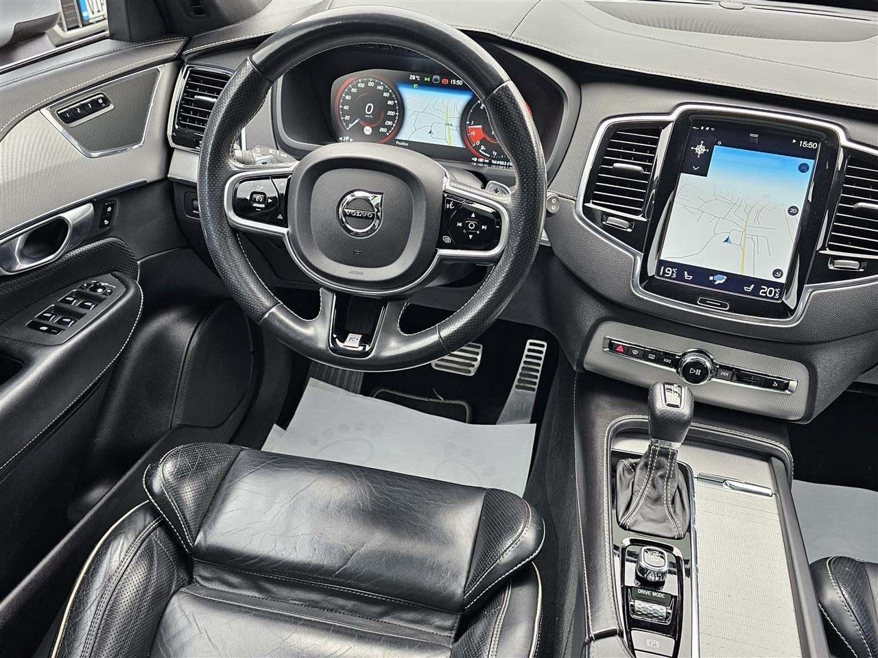 VOLVO-XC90-R-DESING-D5-235KS-AWD-PANORAMA-7-SEDISTA-VIP-AUTO
