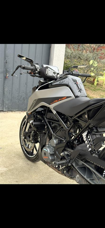 KTM-Duke-390--ekstra-sostojba-+-mnogu-dodatoci