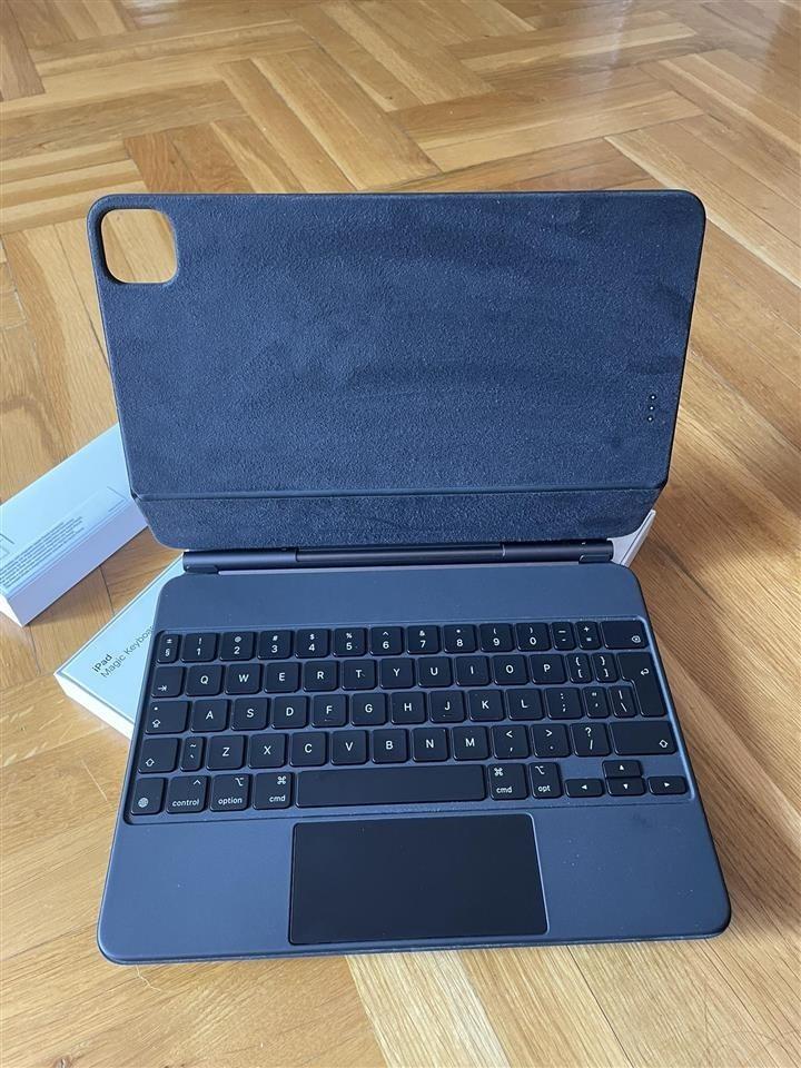 Apple-Magic-Keyboard-i-Apple-Pencil