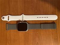 Se prodava smartwatch Apple Watch Series 8, golemina 45mm