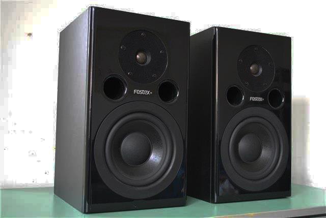 Fostex-pm1-mk2-Pro-ject-audio-preamp