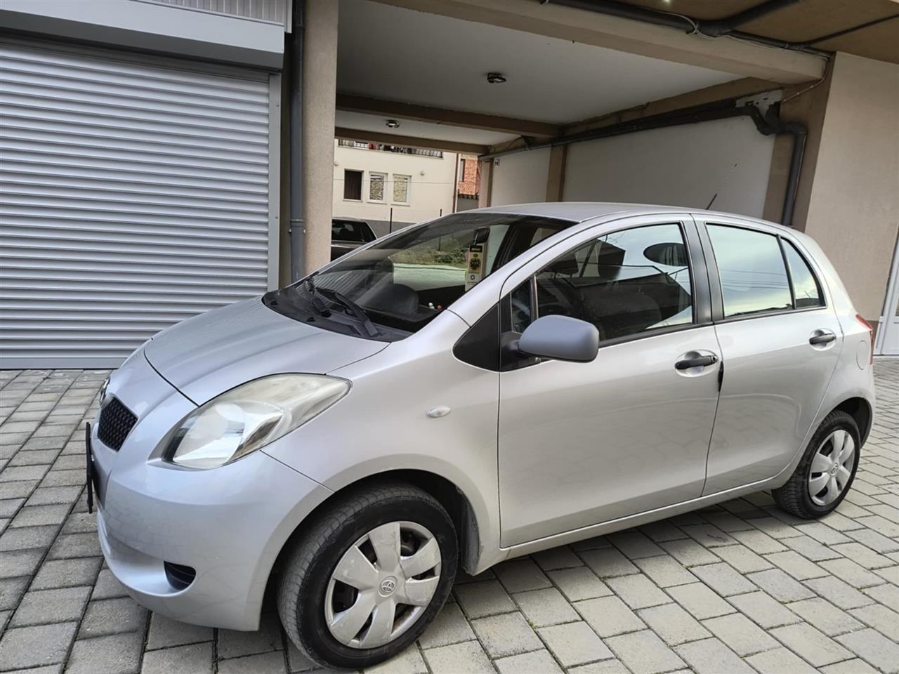 Toyota-Yaris-1-0