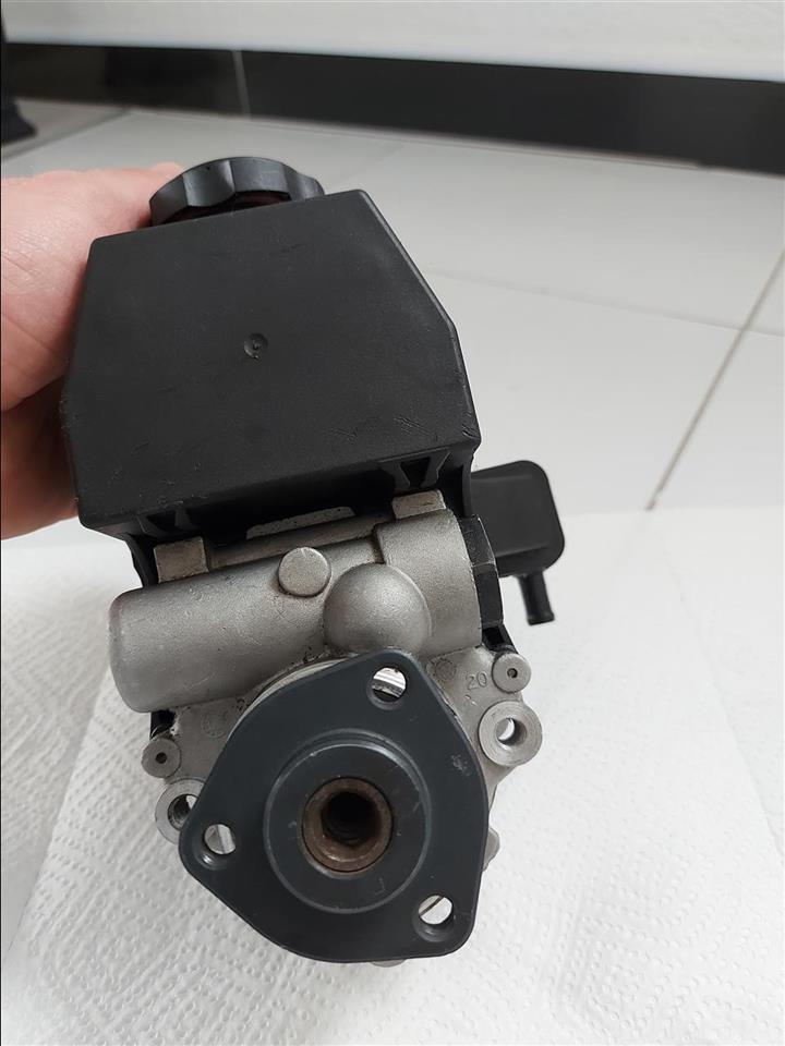 Servo pump for Mercedes Sprinter 2-t 3-t Vito A0034660701